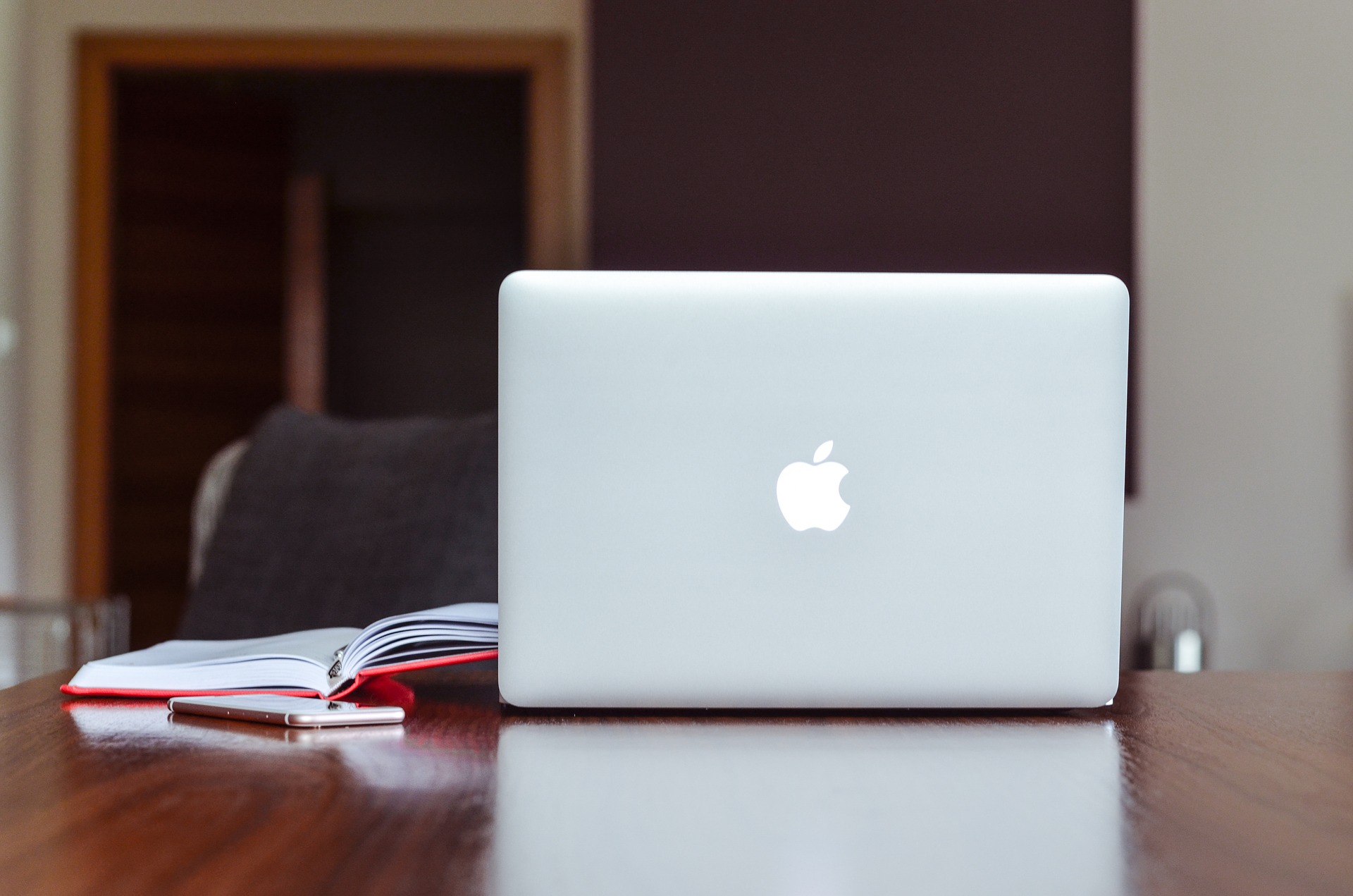 How to use a Mac computer training session